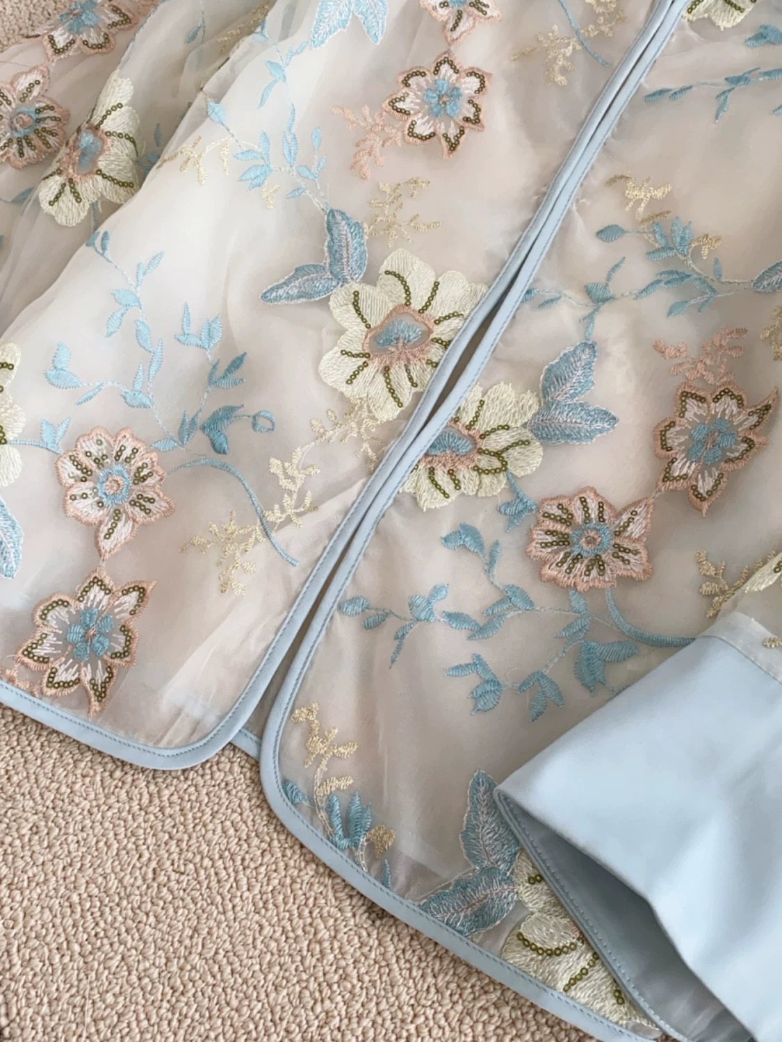 Lost in Paris top CTO1101 images